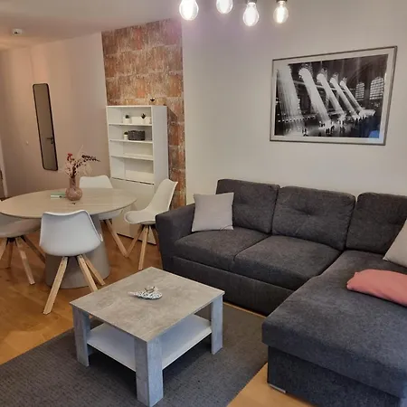 Industry, Exklusive Boutique-ferienwohnung Mit Loggia, Zentral In Freilassing, 10 Minuten Von Salzburg Apartment